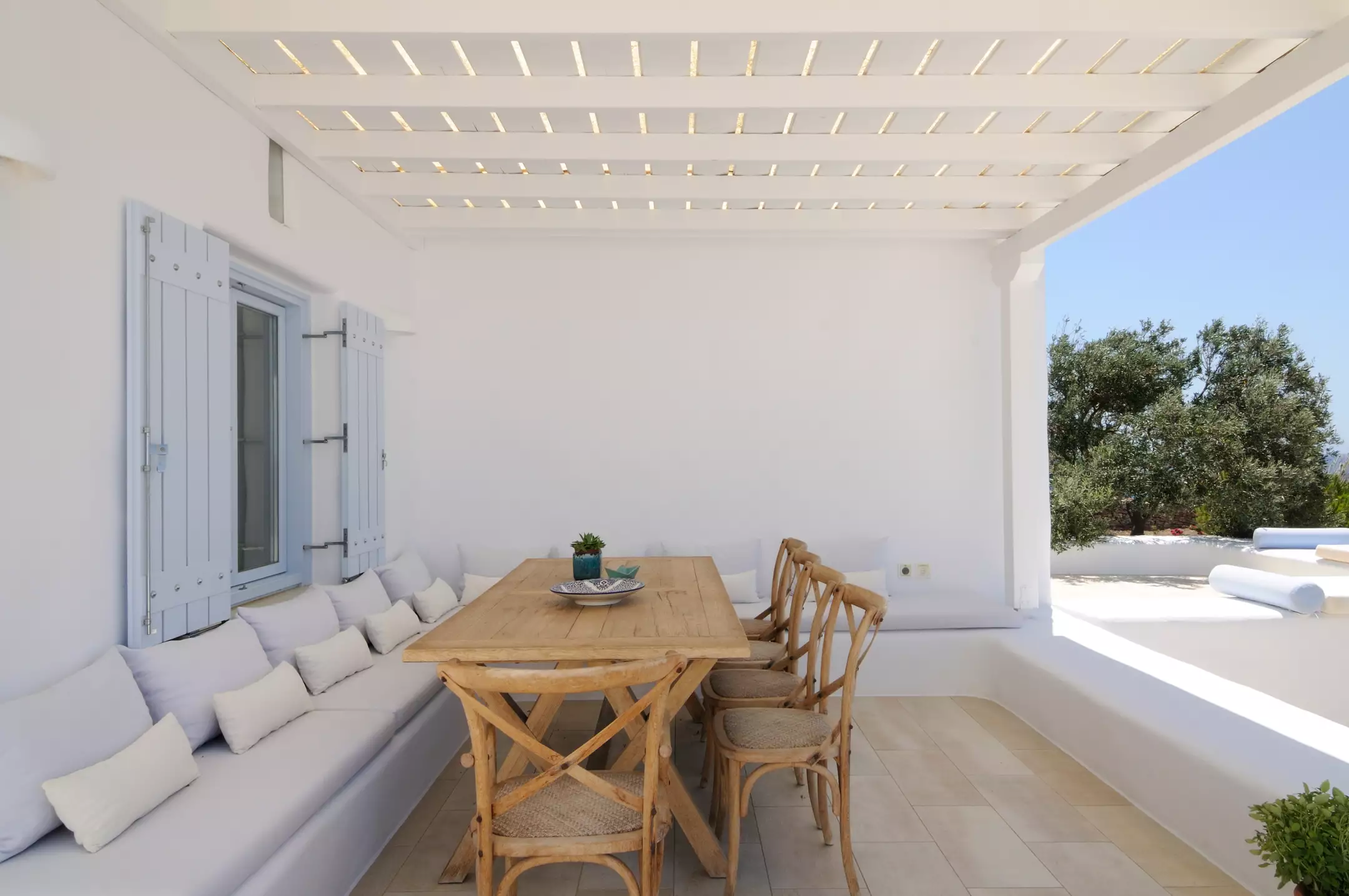 Experience Mediterranean Elegance with Luxury Villas Greece Le Collectionist